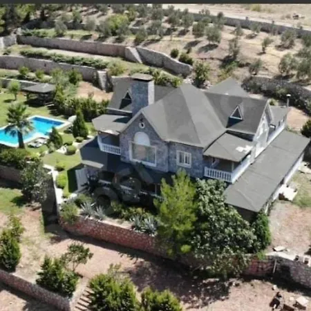 Muhtesem Havuzlu Villa