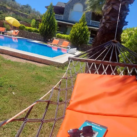 Muhtesem Havuzlu Villa