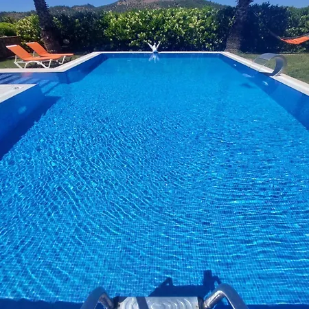 Muhtesem Havuzlu Villa