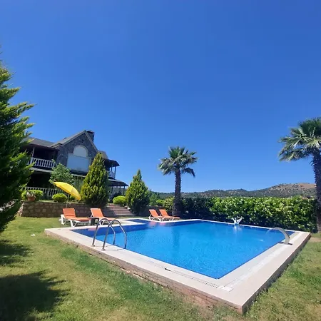 Muhtesem Havuzlu Villa *